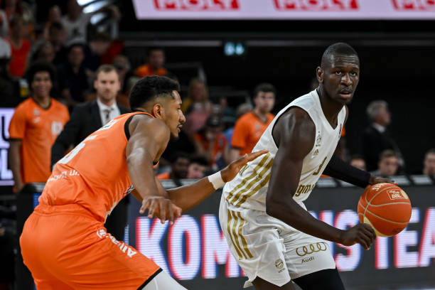 虽然卡佩拉 虽然卡佩拉