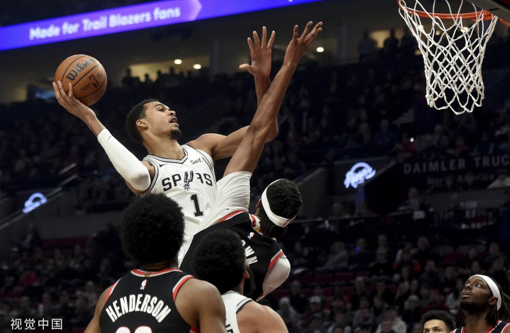 让他在公共 让他在公共