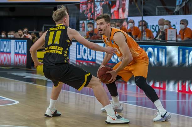 3落后的逆 3落后的逆