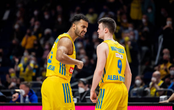 5脚以内完 5脚以内完